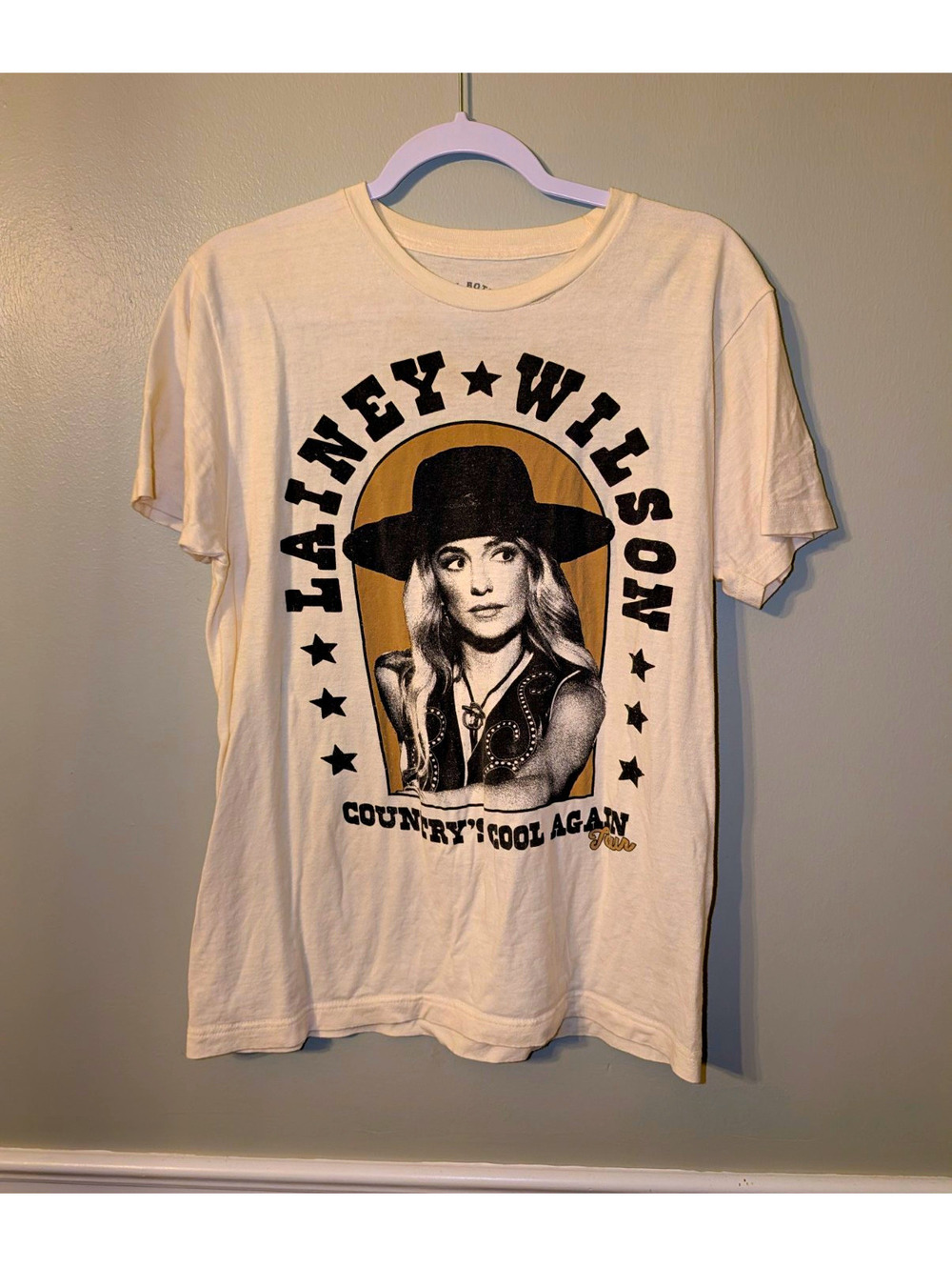 Lainey Wilson Country’s Cool Again Tour Bell Bottom Country T-Shirt, Medium